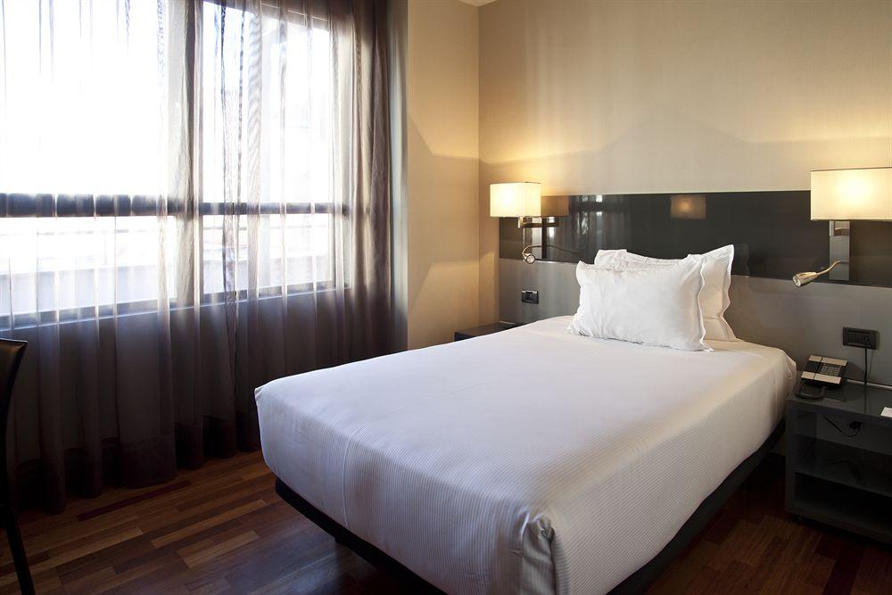 Ac Hotel Avenida De America By Marriott Madrid Luaran gambar