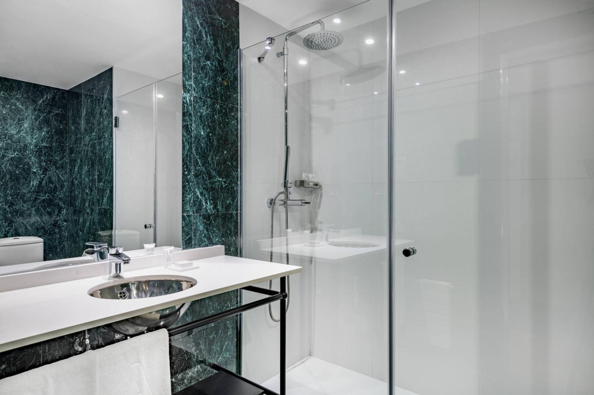 Ac Hotel Avenida De America By Marriott Madrid Luaran gambar