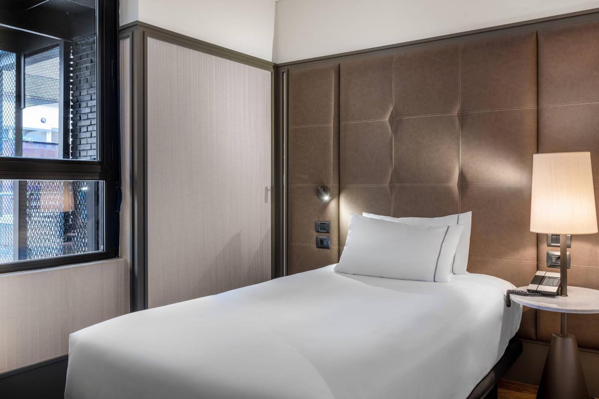 Ac Hotel Avenida De America By Marriott Madrid Luaran gambar
